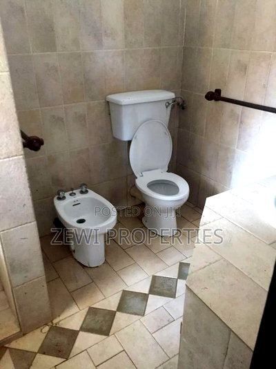 Furnished 2bdrm Bungalow in Casuarina Road, Town Centre for sale - Image 9