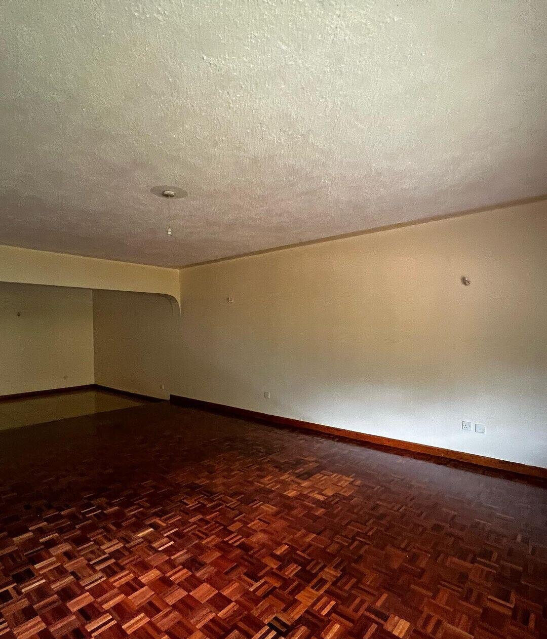 5-Ensuite Townhouse with Pool & Family Room - Lavington