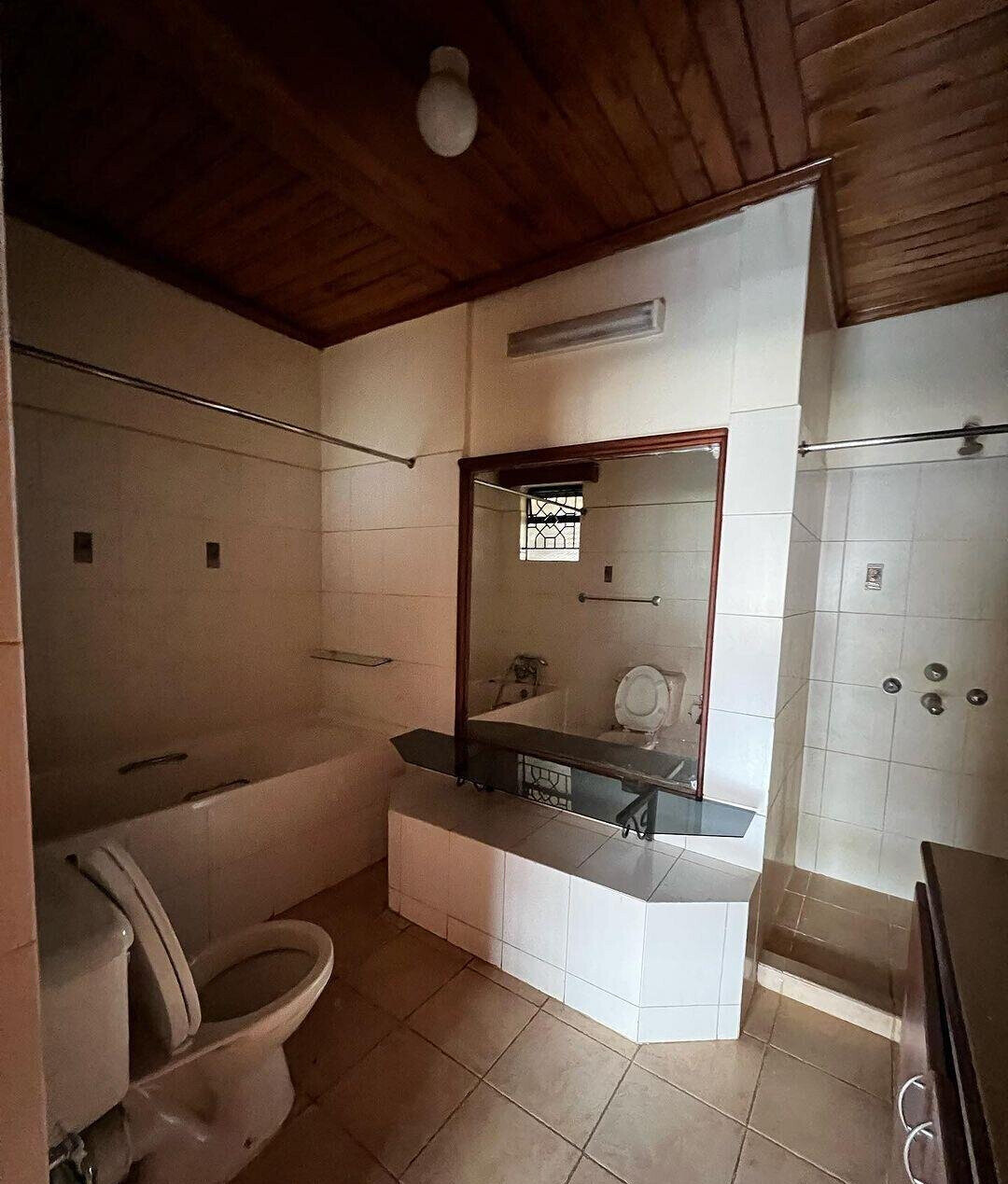 5-Ensuite Townhouse with Pool & Family Room - Lavington