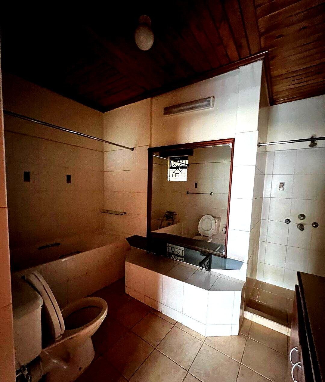 5-Ensuite Townhouse with Pool & Family Room - Lavington