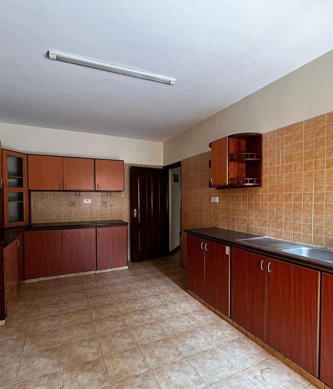5-Ensuite Townhouse with Pool & Family Room - Lavington