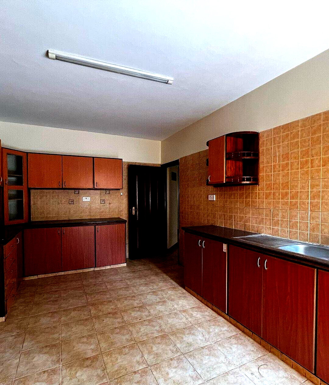5-Ensuite Townhouse with Pool & Family Room - Lavington