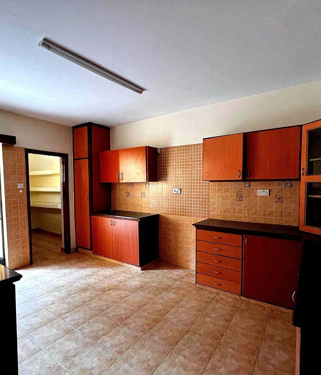 5-Ensuite Townhouse with Pool & Family Room - Lavington