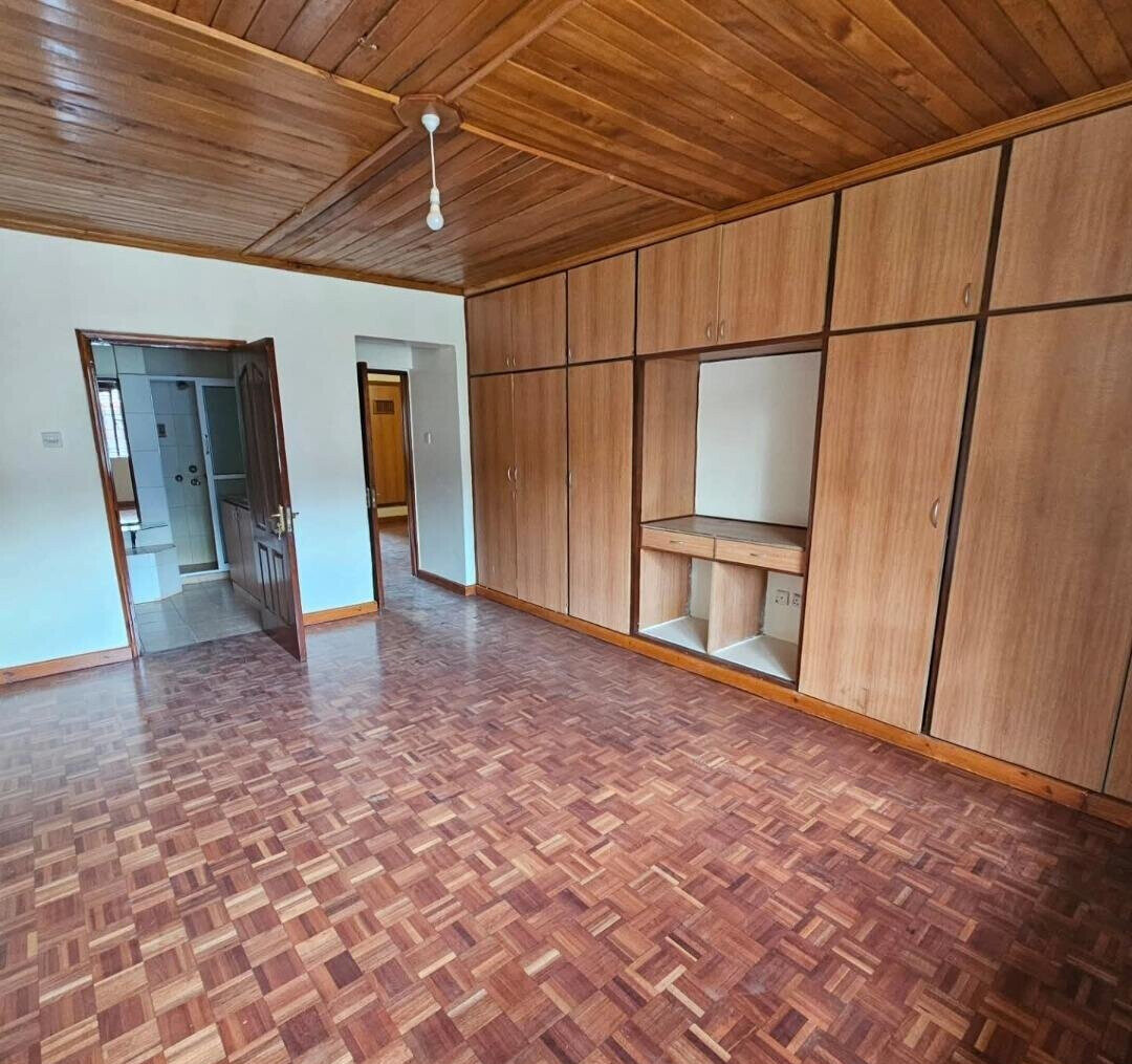 5-Ensuite Townhouse with Pool & Play Area - Lavington Gated