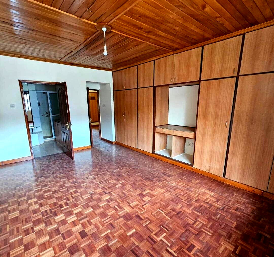 5-Ensuite Townhouse with Pool & Play Area - Lavington Gated