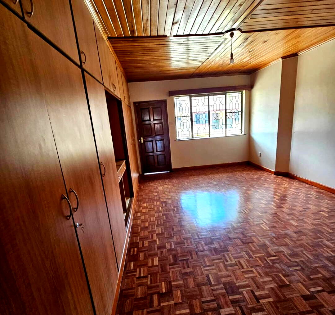 5-Ensuite Townhouse with Pool & Play Area - Lavington Gated