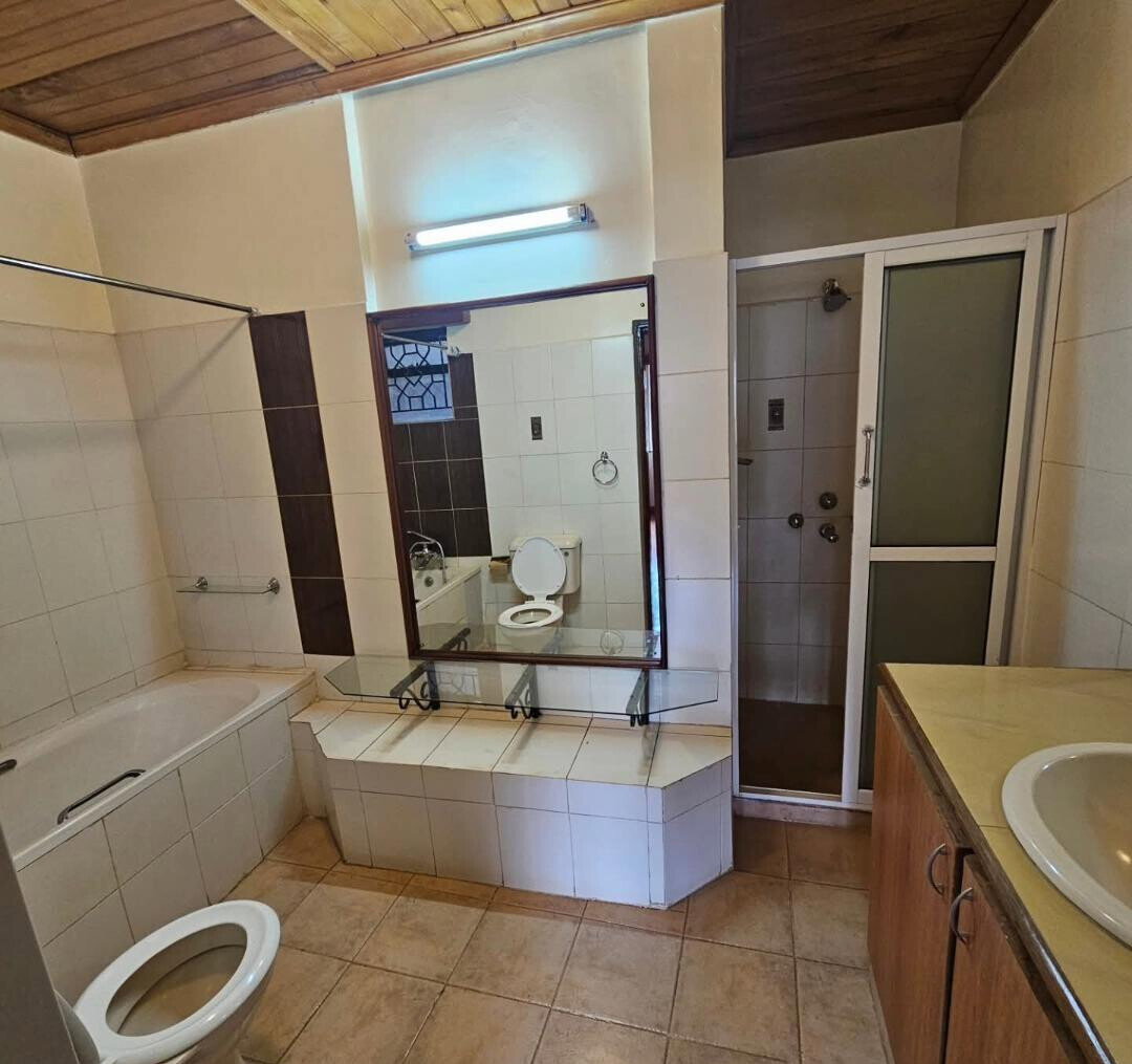 5-Ensuite Townhouse with Pool & Play Area - Lavington Gated