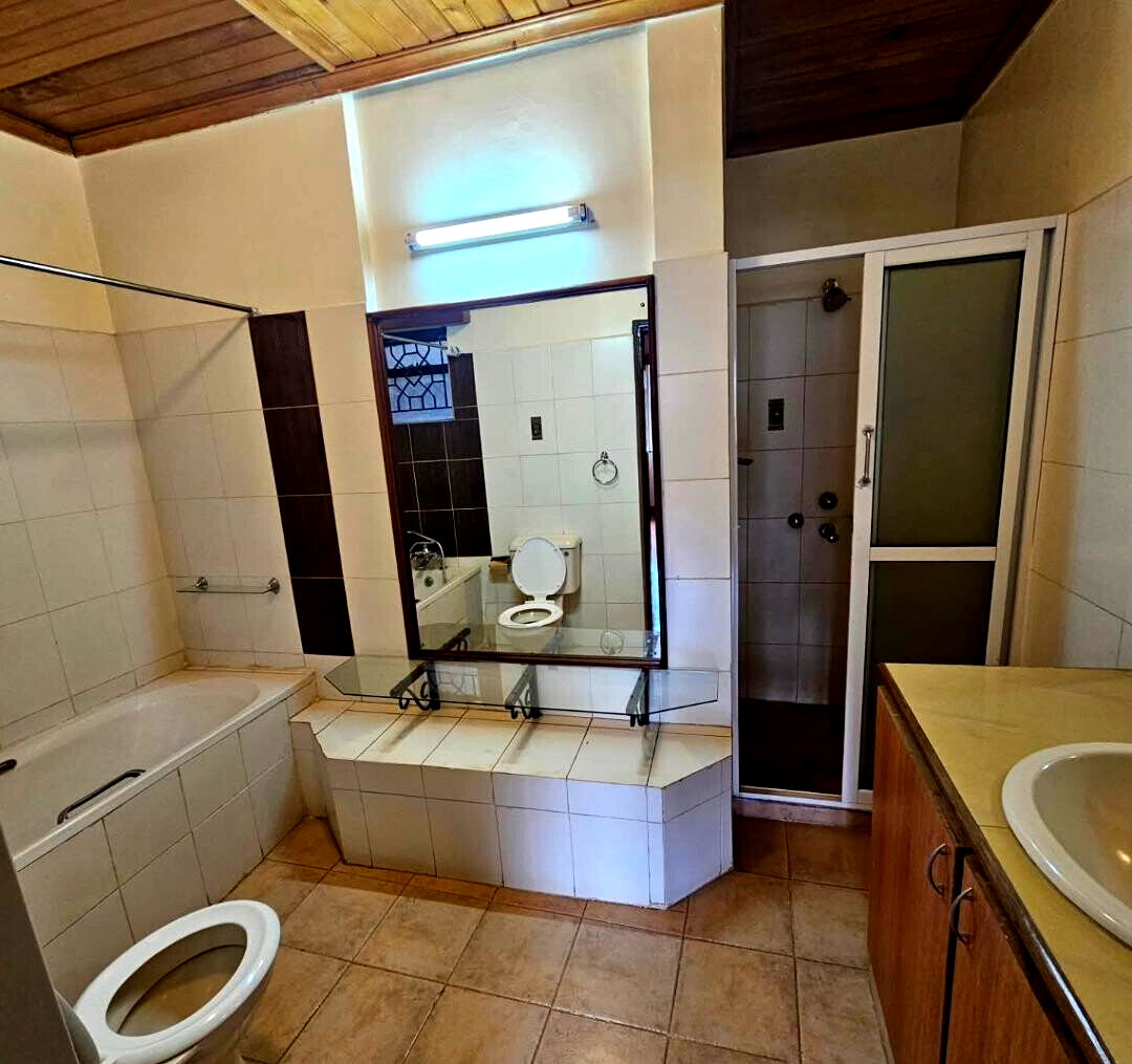 5-Ensuite Townhouse with Pool & Play Area - Lavington Gated
