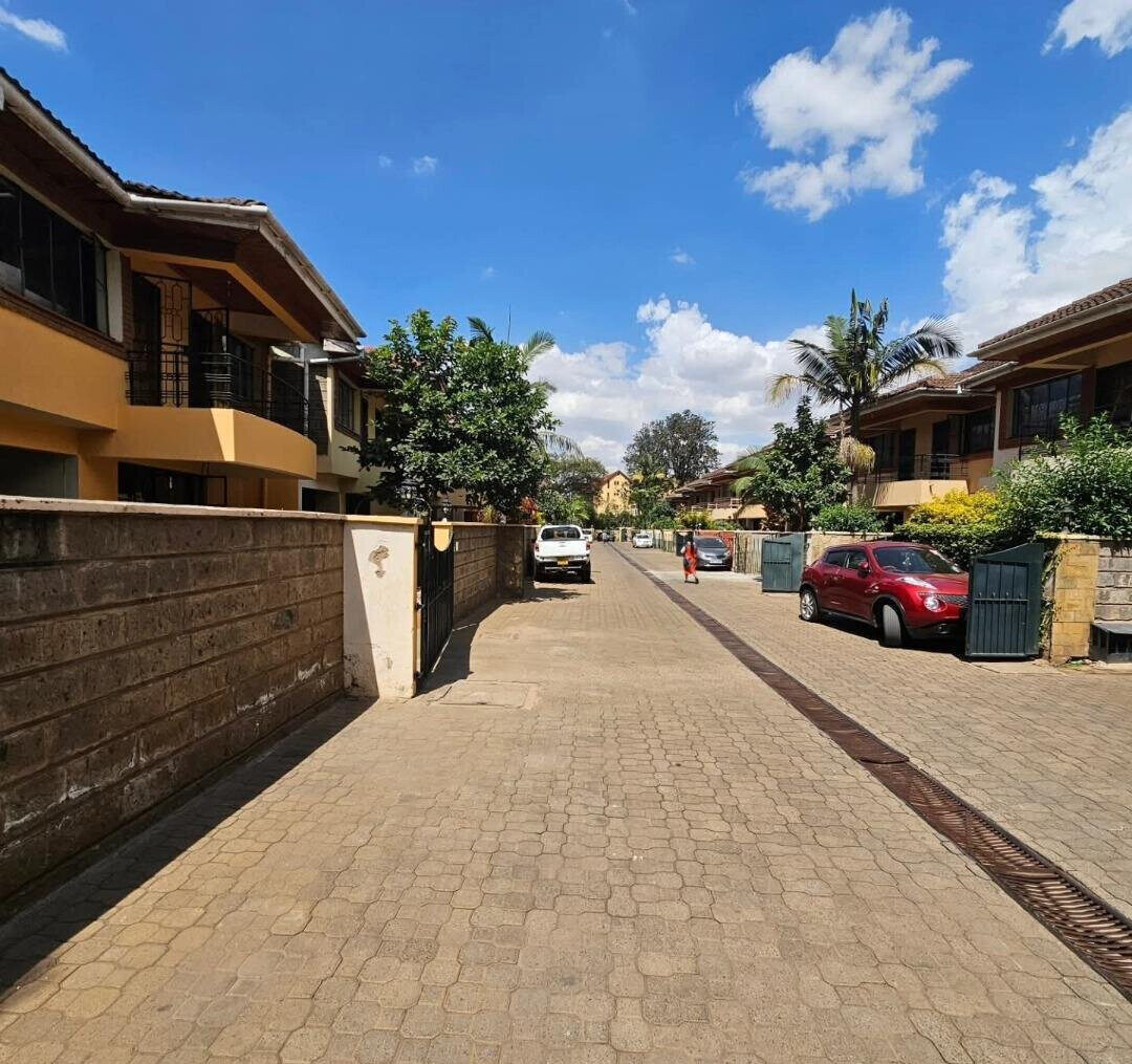 5-Ensuite Townhouse with Pool & Play Area - Lavington Gated