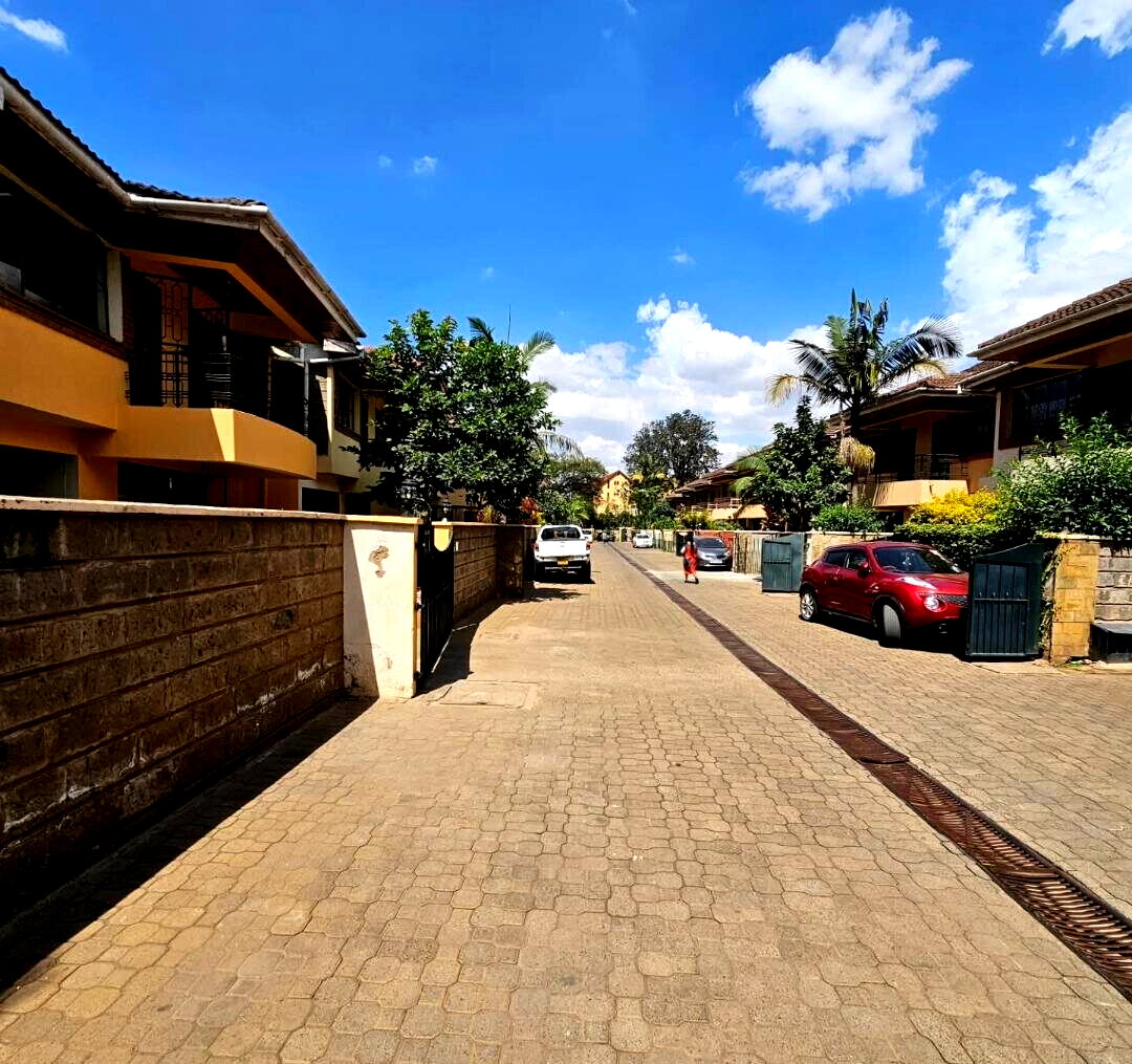 5-Ensuite Townhouse with Pool & Play Area - Lavington Gated
