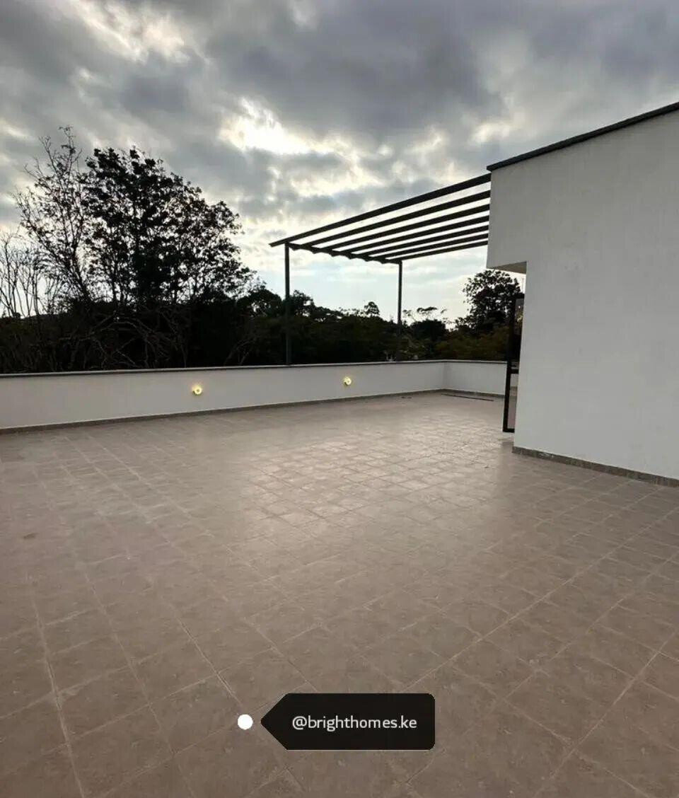 Newly Built 4-Ensuite Townhouse with Generator & Solar - Lavington