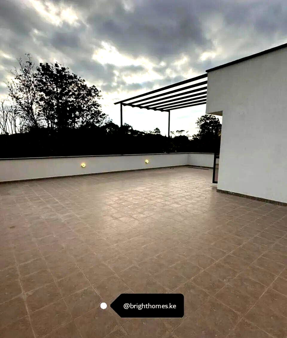 Newly Built 4-Ensuite Townhouse with Generator & Solar - Lavington