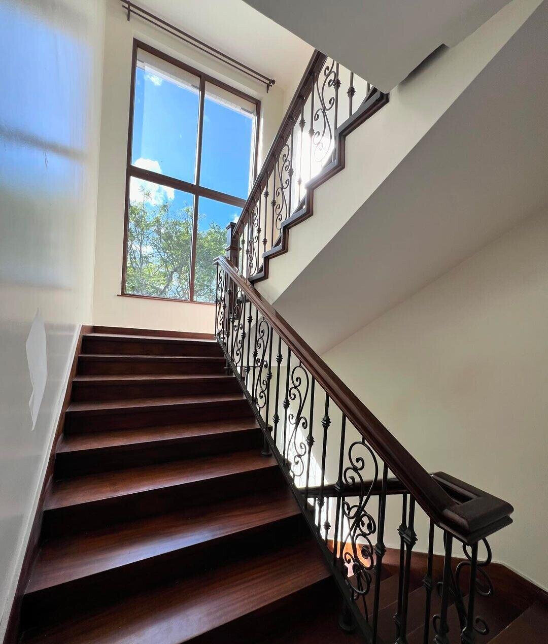 5-Ensuite Townhouse with Solar & Borehole - Lavington Gated