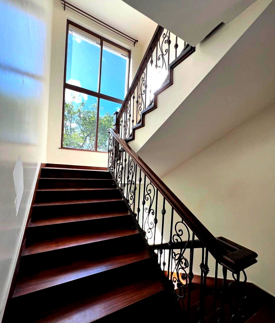 5-Ensuite Townhouse with Solar & Borehole - Lavington Gated