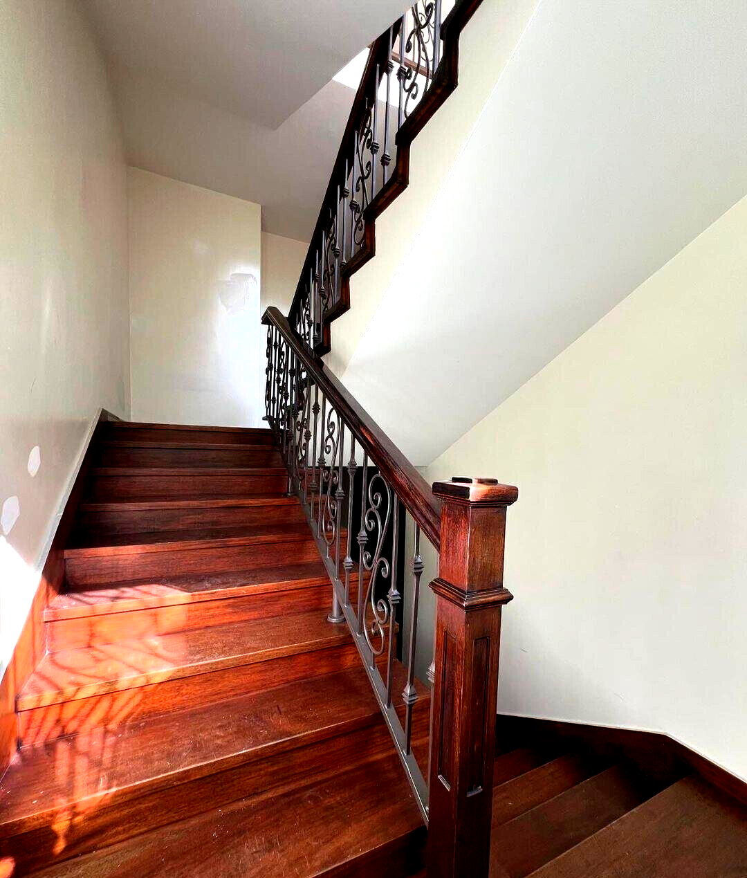 5-Ensuite Townhouse with Solar & Borehole - Lavington Gated