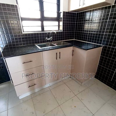 3bdrm Bungalow in Kitengela for sale - Image 10