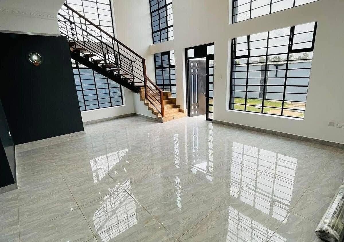 4BR Flat Roof Maisonette with Rooftop Terrace & Garden - Ruiru