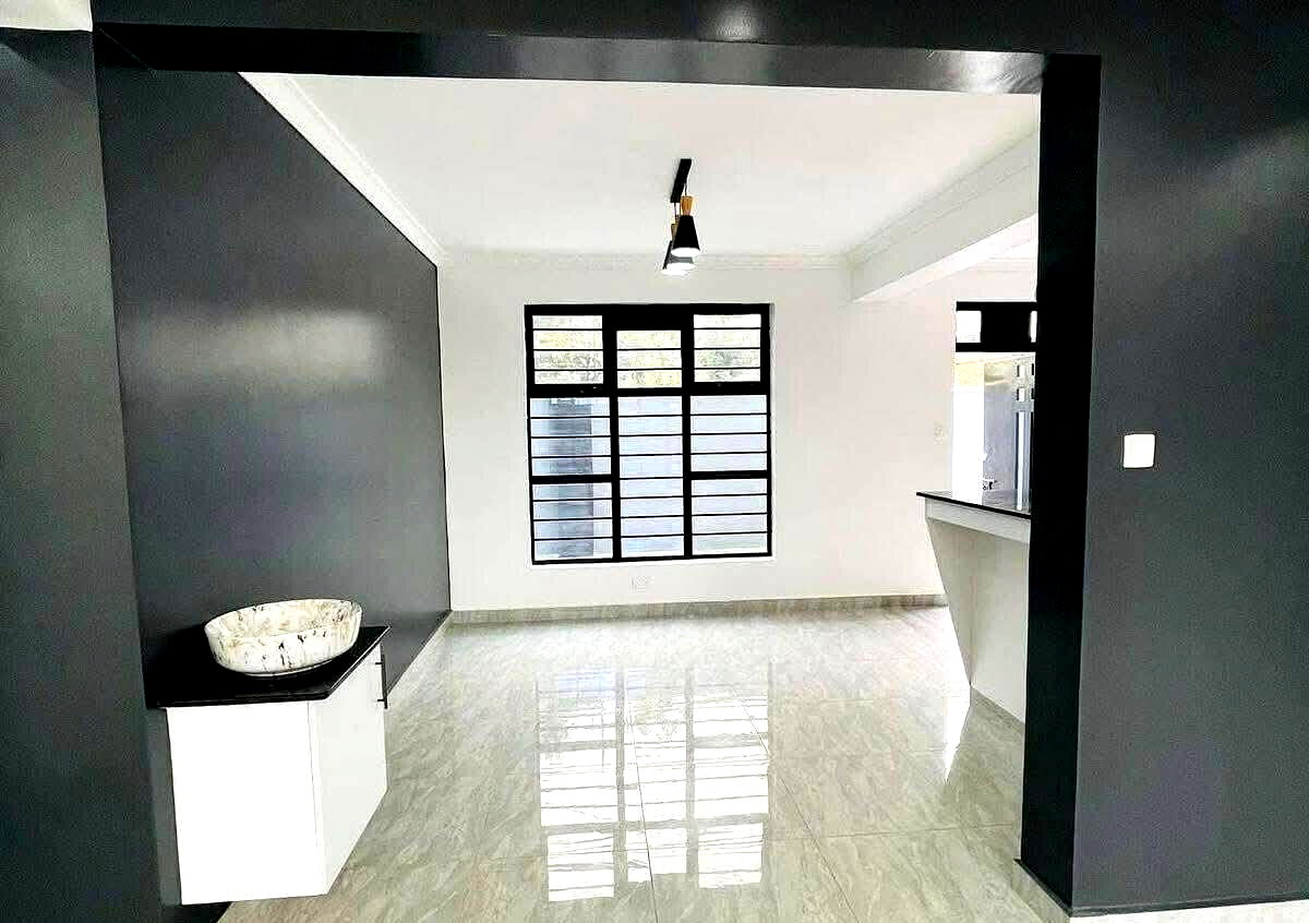4BR Flat Roof Maisonette with Rooftop Terrace & Garden - Ruiru