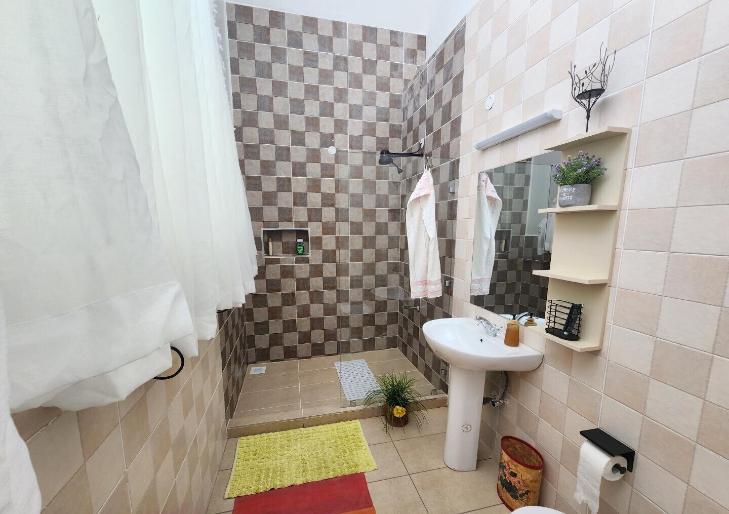 KSh 40M Garden Home with Parking