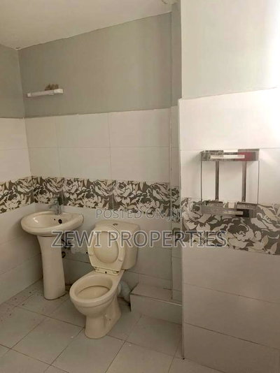 5bdrm Mansion in Kitengela for sale - Image 14