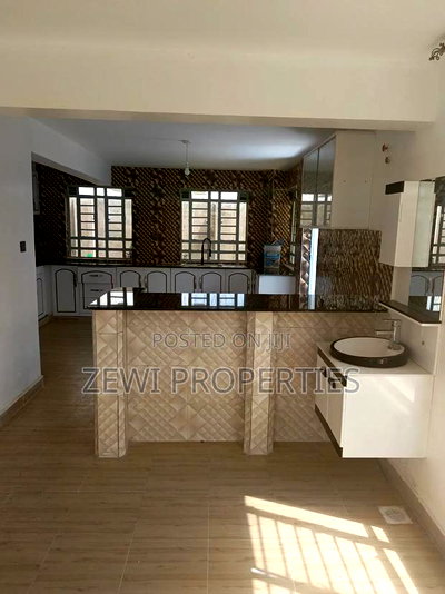 5bdrm Mansion in Kitengela for sale - Image 5