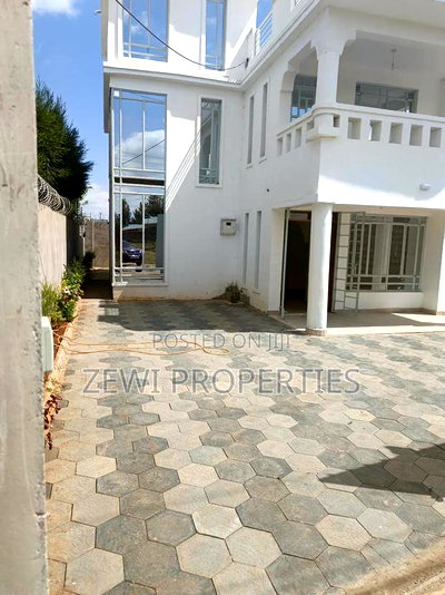 5bdrm Mansion in Kitengela for sale - Image 11