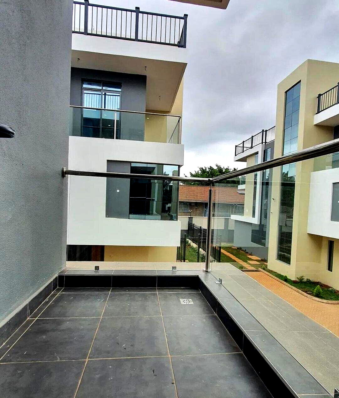 5-Ensuite Townhouse with Generator & Garden - Lavington