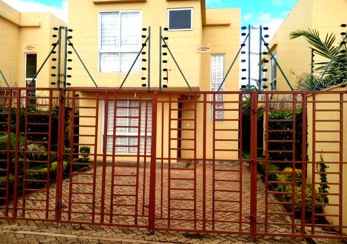 3BR Townhouse 100m from Tarmac - New Kitisuru