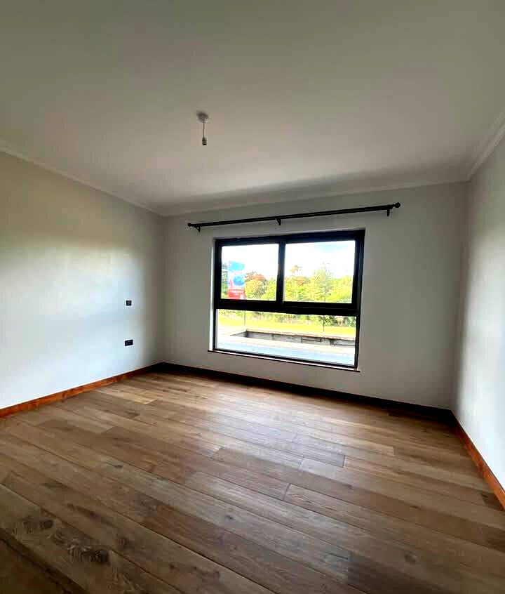 5-Ensuite Townhouse with Family Room & Private Garden - Lavington
