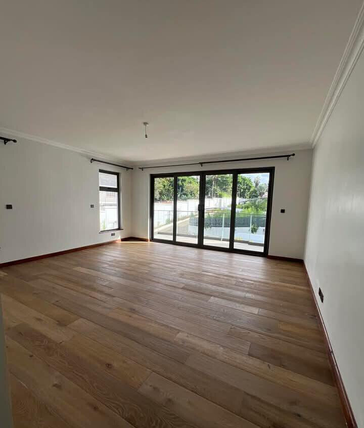 5-Ensuite Townhouse with Family Room & Private Garden - Lavington