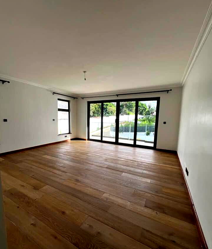 5-Ensuite Townhouse with Family Room & Private Garden - Lavington