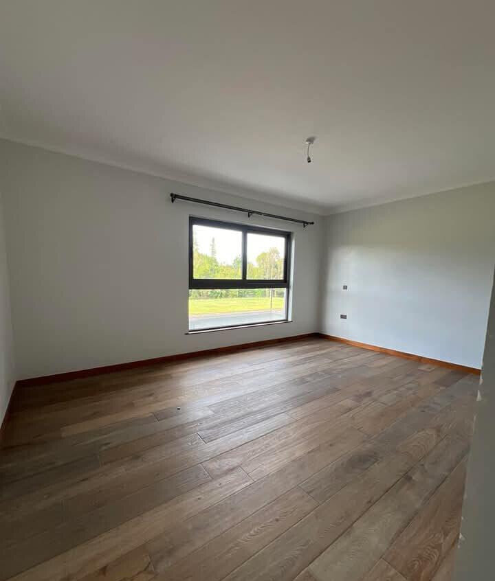 5-Ensuite Townhouse with Family Room & Private Garden - Lavington