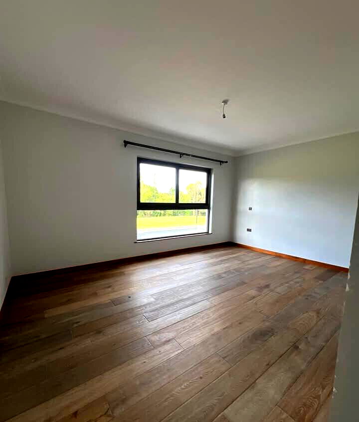 5-Ensuite Townhouse with Family Room & Private Garden - Lavington