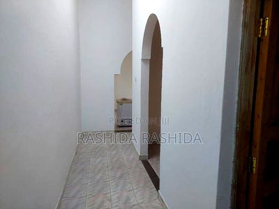 Prime Commercial Property in Town - Image 2