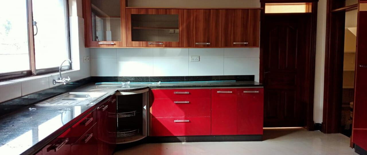 5-Ensuite Townhouse with Private Garden & Jacuzzi - Westlands