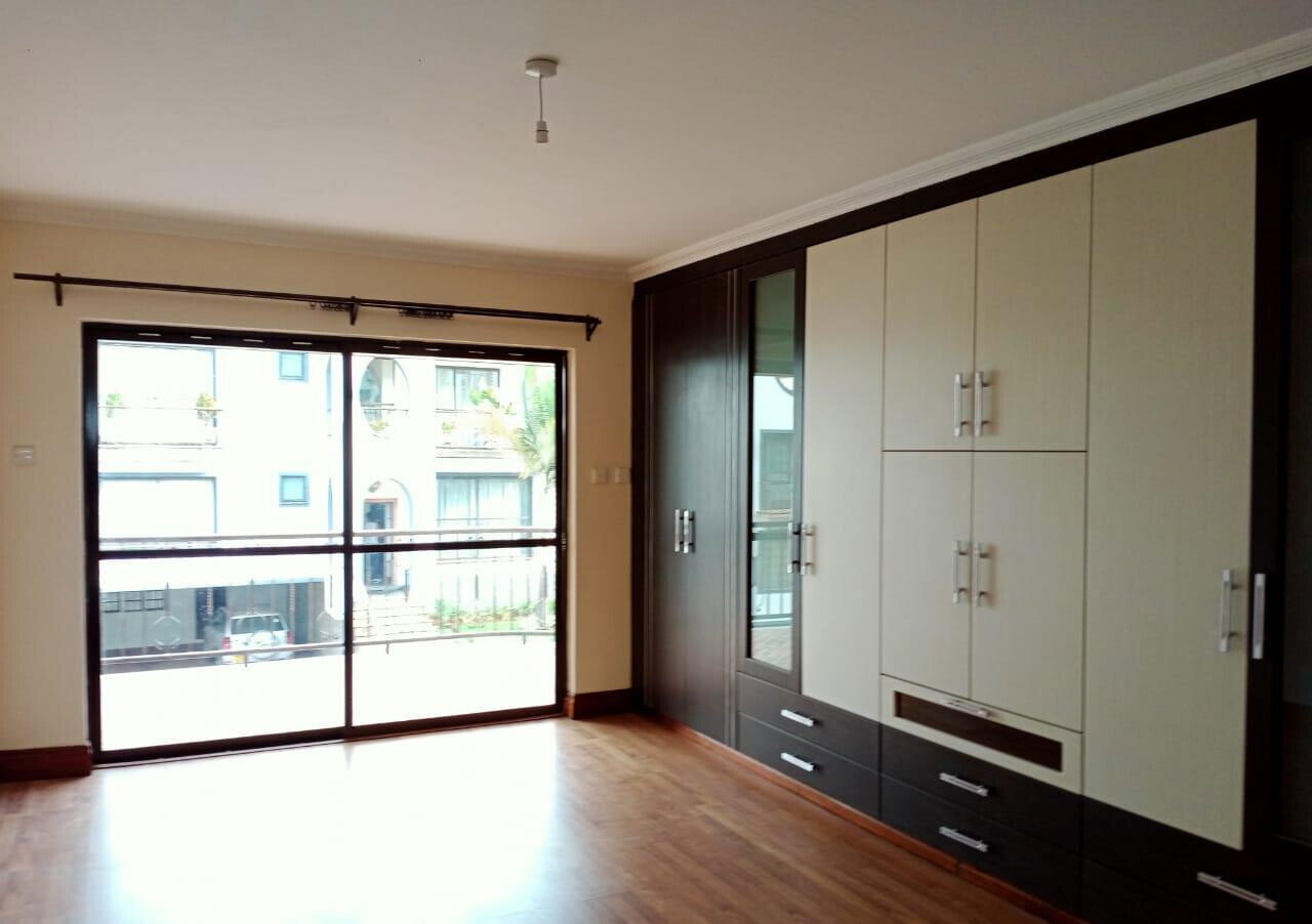 5-Ensuite Townhouse with Private Garden & Jacuzzi - Westlands