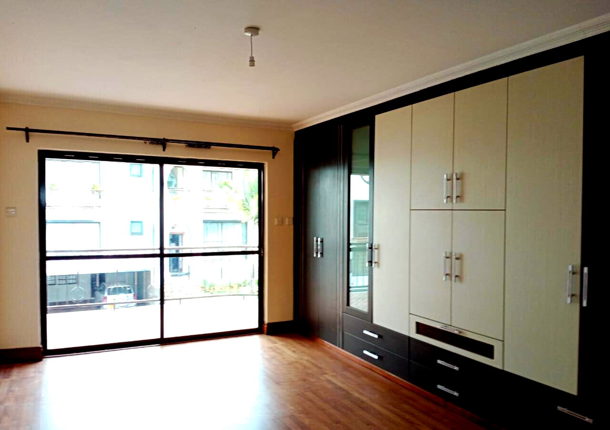 5-Ensuite Townhouse with Private Garden & Jacuzzi - Westlands