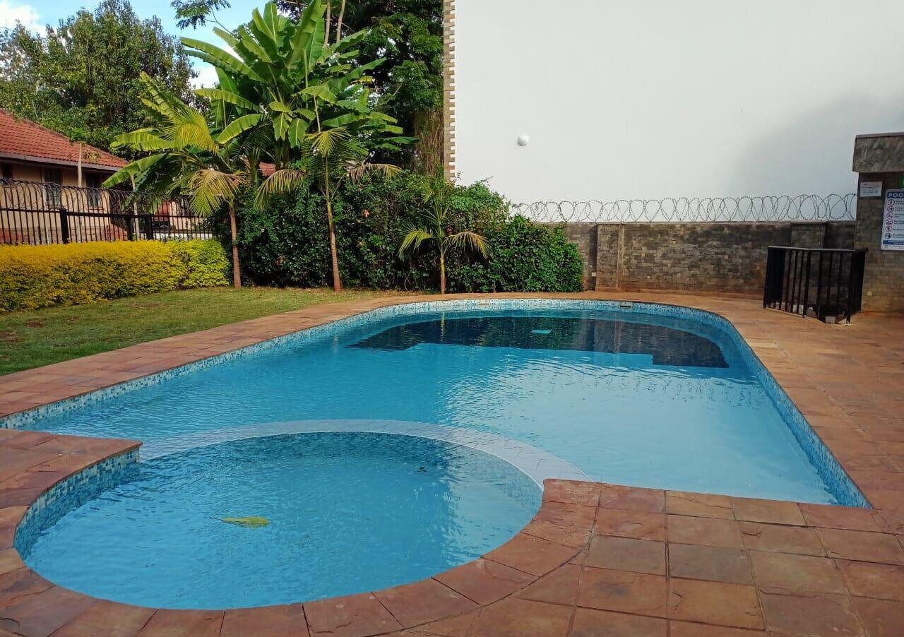 5-Ensuite Townhouse with Private Garden & Jacuzzi - Westlands