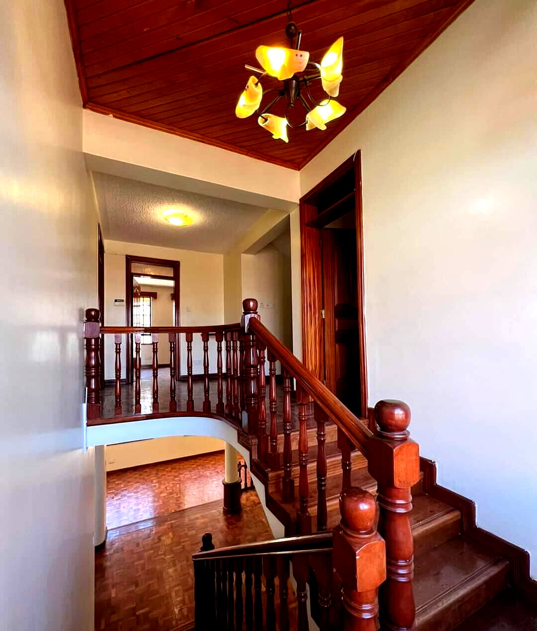 Birds' Sanctuary Townhouse with River & Private Garden - Kileleshwa