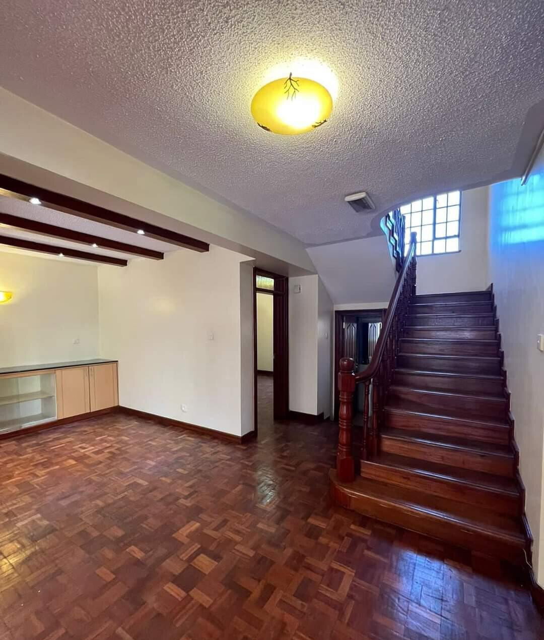 Birds' Sanctuary Townhouse with River & Private Garden - Kileleshwa