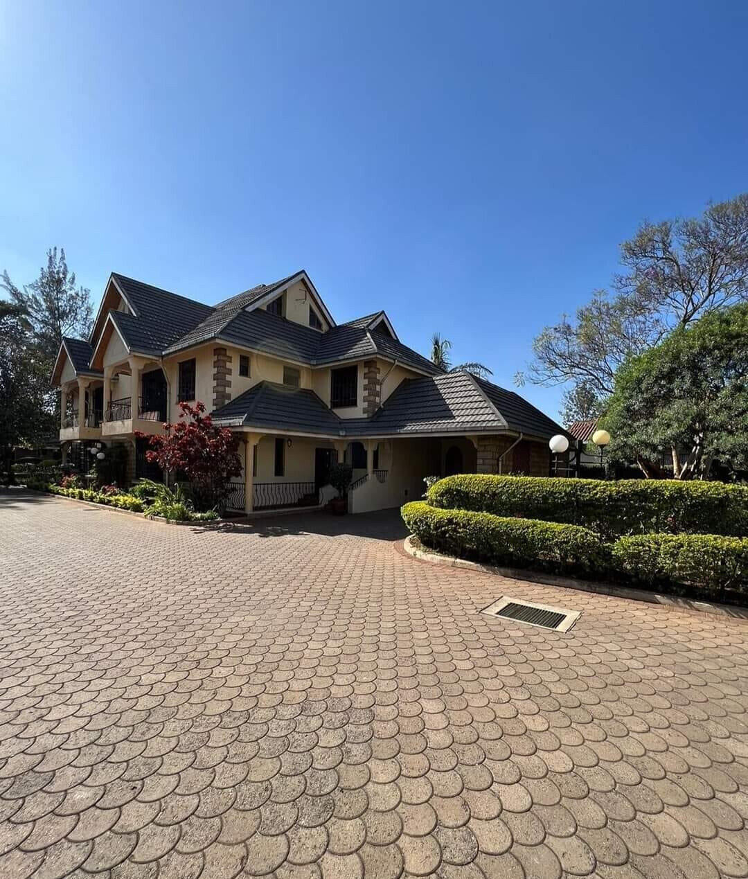 Birds' Sanctuary Townhouse with River & Private Garden - Kileleshwa