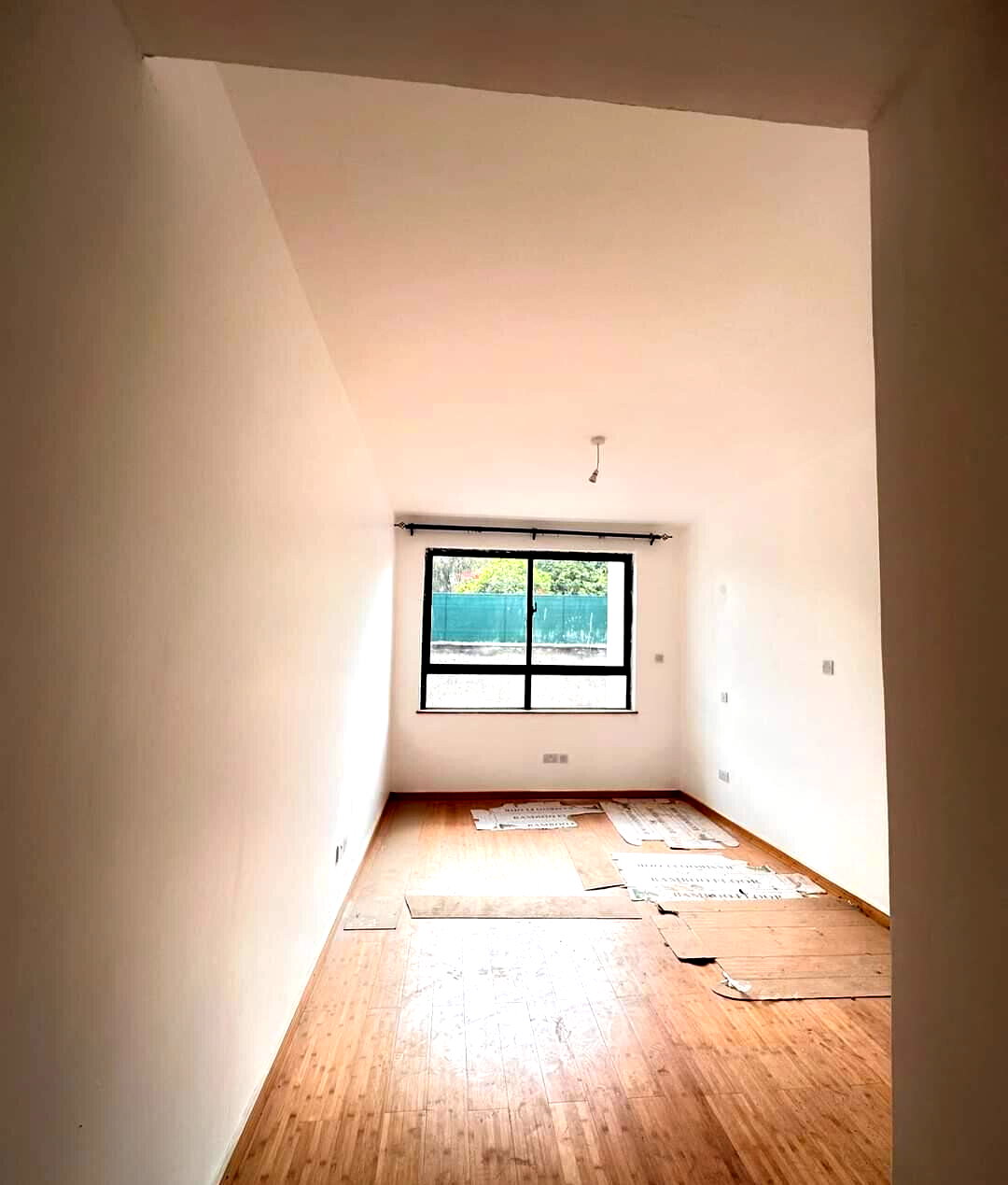 5-Ensuite Townhouse with Roof Terrace & Private Garden - Lavington