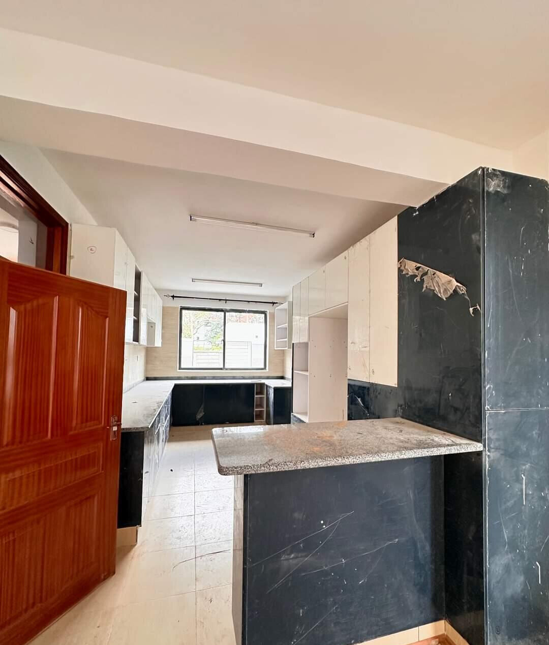 5-Ensuite Townhouse with Roof Terrace & Private Garden - Lavington