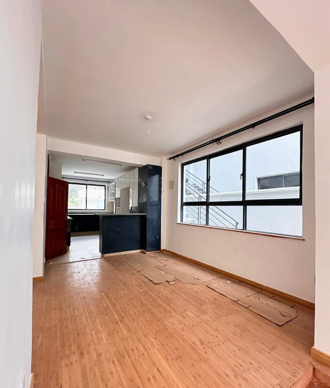 5-Ensuite Townhouse with Roof Terrace & Private Garden - Lavington