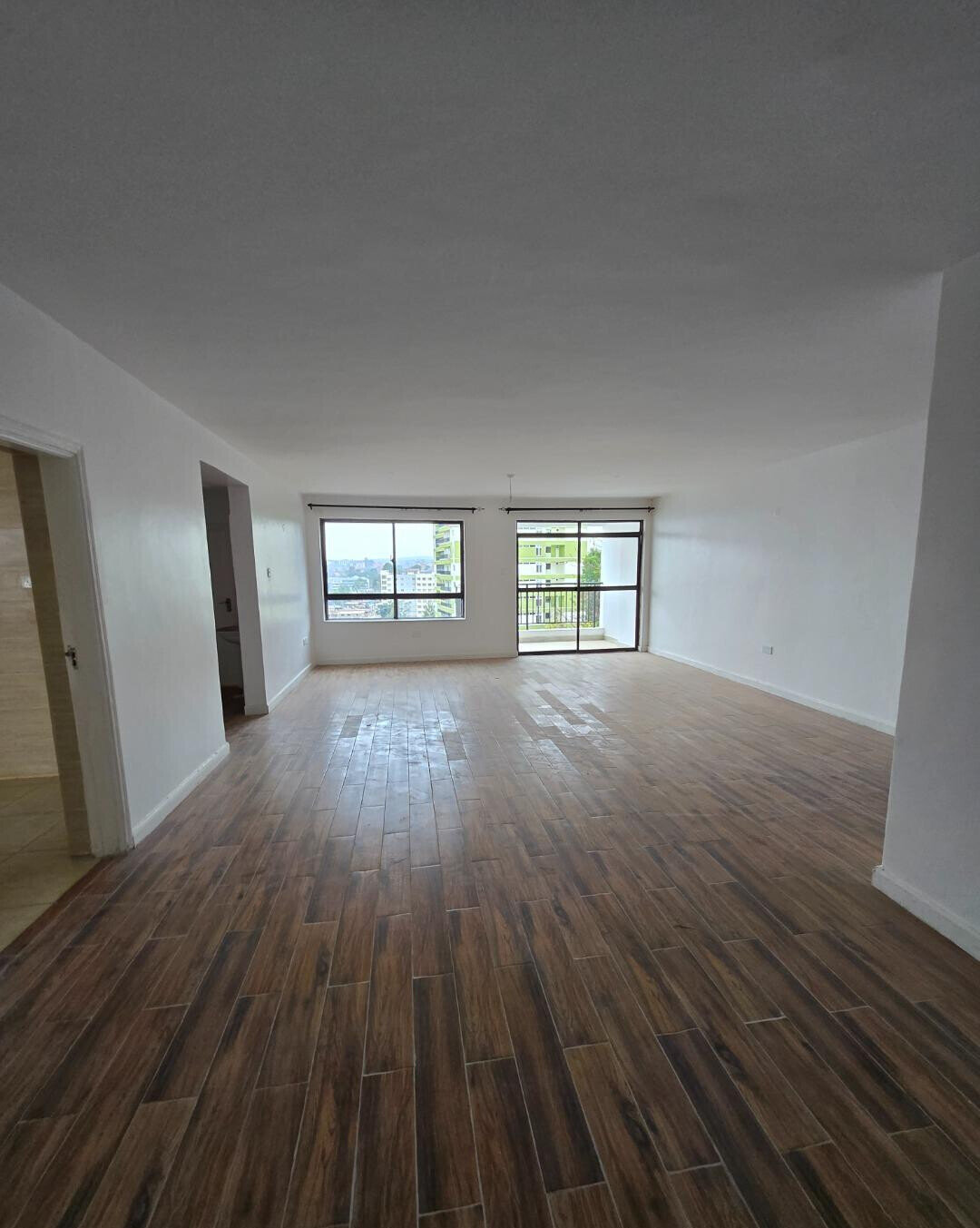 3BR All-Ensuite with Rooftop Pool & Sauna - Lavington