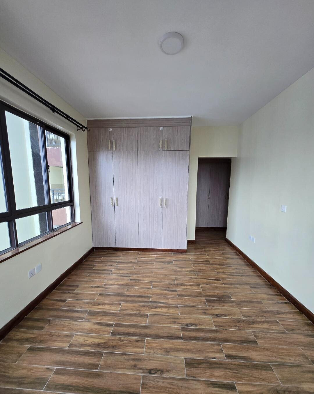 3BR All-Ensuite with Rooftop Pool & Sauna - Lavington