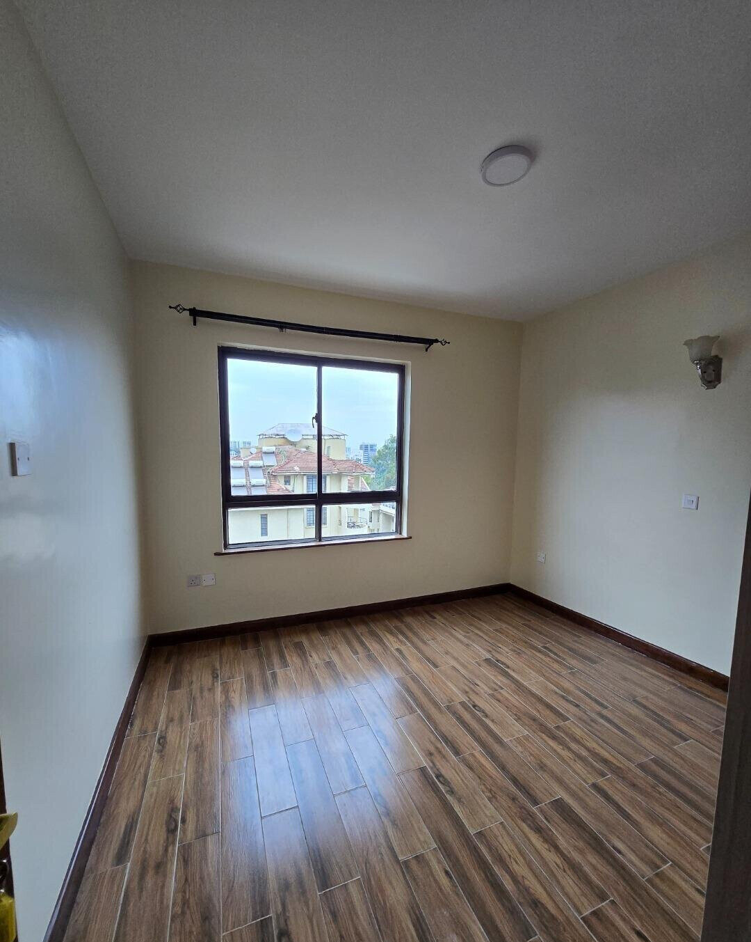3BR All-Ensuite with Rooftop Pool & Sauna - Lavington