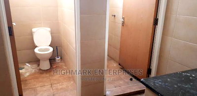 25000 Sq Feet Godown/Warehouse to Let - Image 6