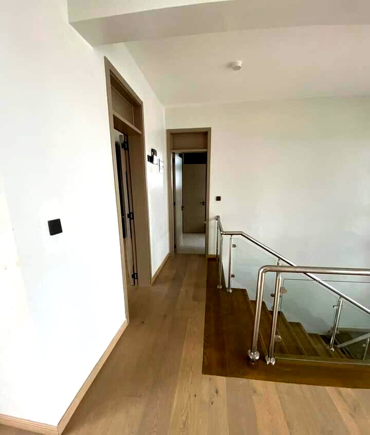 4BR Villa in Gated 8-Home Court with DSQ - Lavington