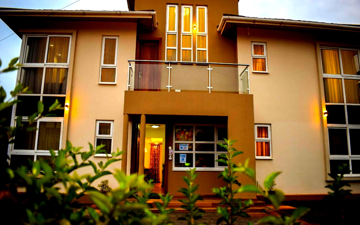 4BR Villa with Private Gym & Spa Access - Runda